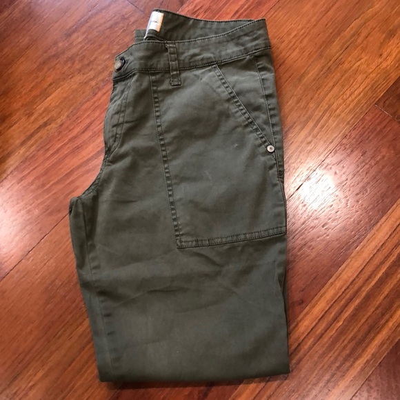 Army green casual pant - Picture 2 of 4